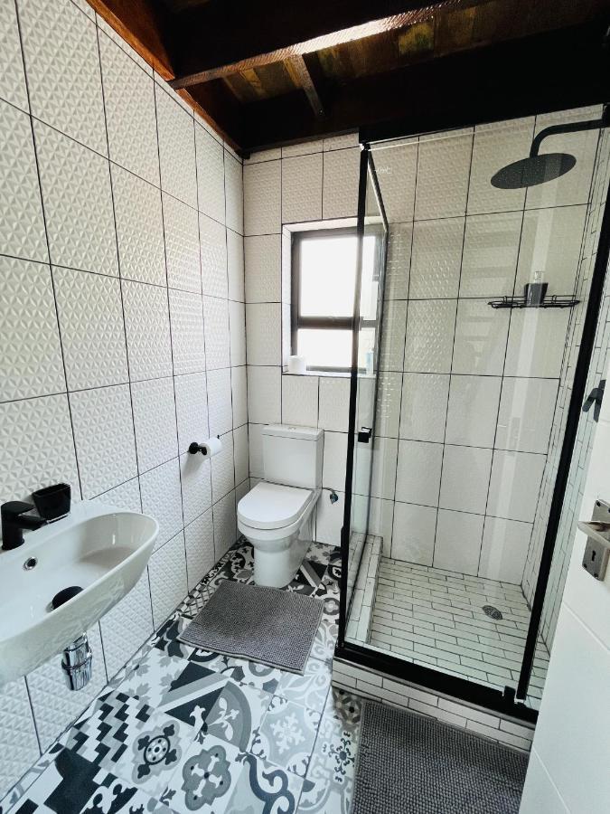 Kates Nest Guesthouse Oshakati Exterior photo