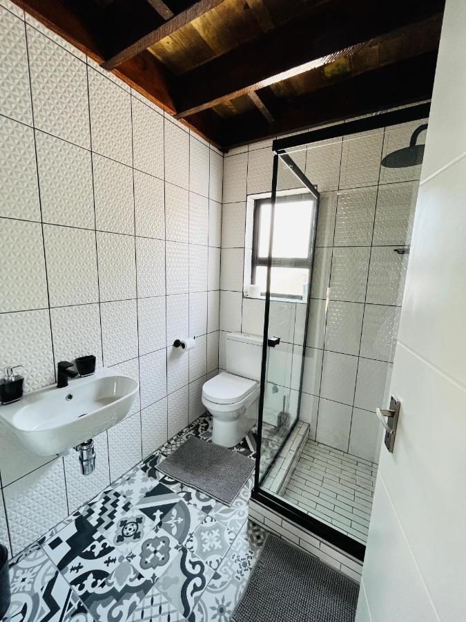 Kates Nest Guesthouse Oshakati Exterior photo